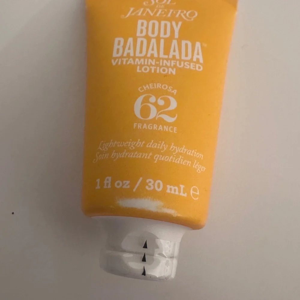 Sol de Janeiro Mosaic Cosmetic Bag  + Mini Body Badalada Lotion | New/Sealed - Picture 2 of 3